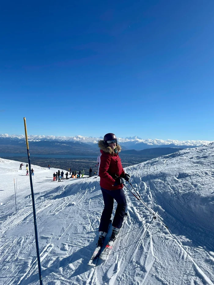 Athina de Vogel à ski, activité sportive en montagne
