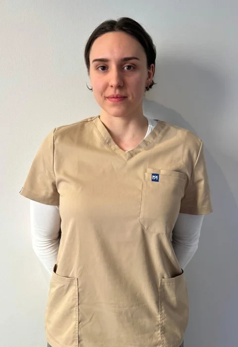 Mathilda Renkowski, ostéopathe D.O., en portrait au cabinet