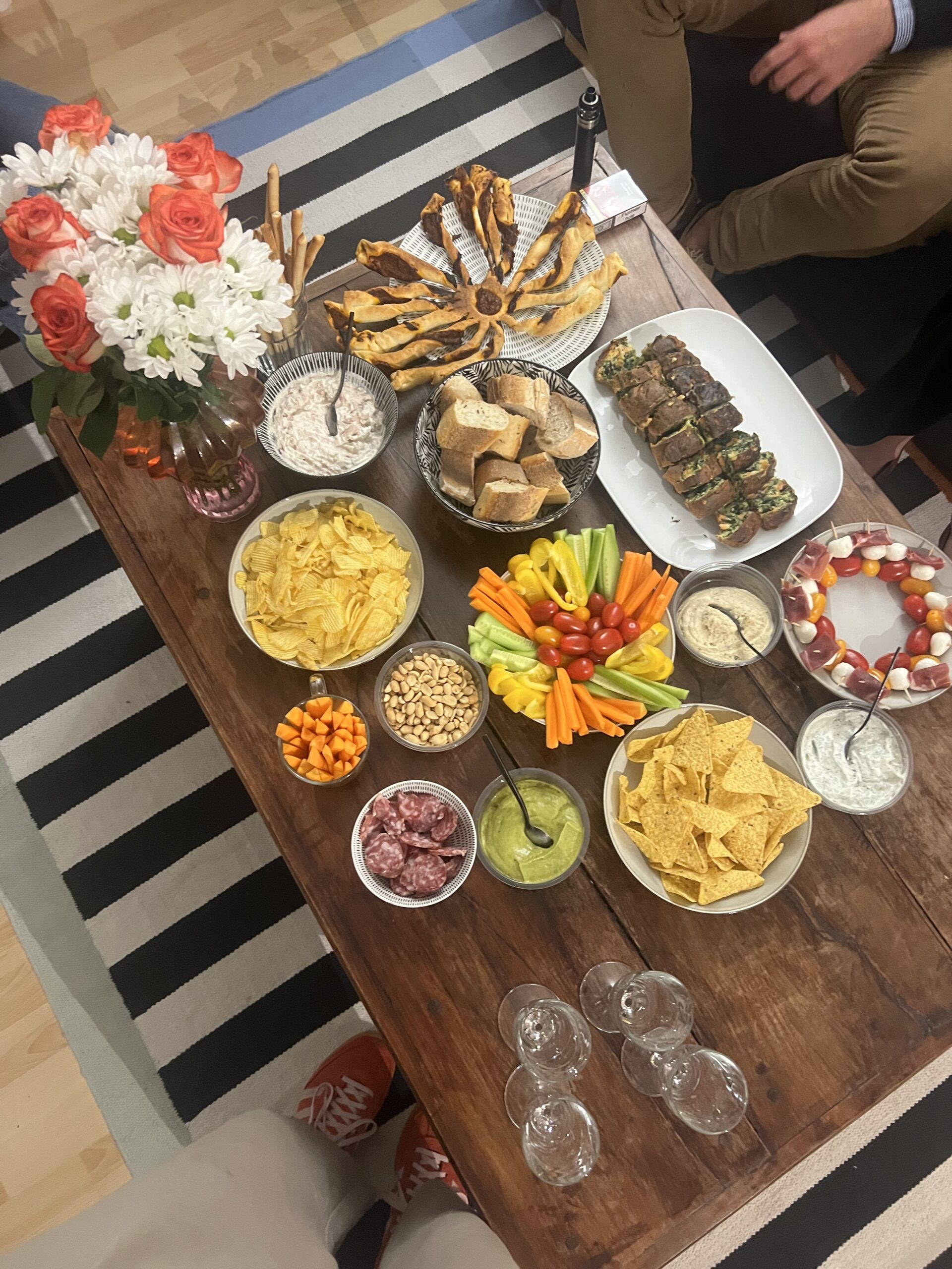 photo aperitif vue de haut versailles - les aliments qui favorisent l'inflammation - réduire une inflammation naturellement : les aliments à choisir